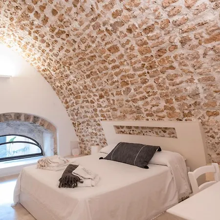 Deluxe Dammuso In Centro Storico 아파트 *